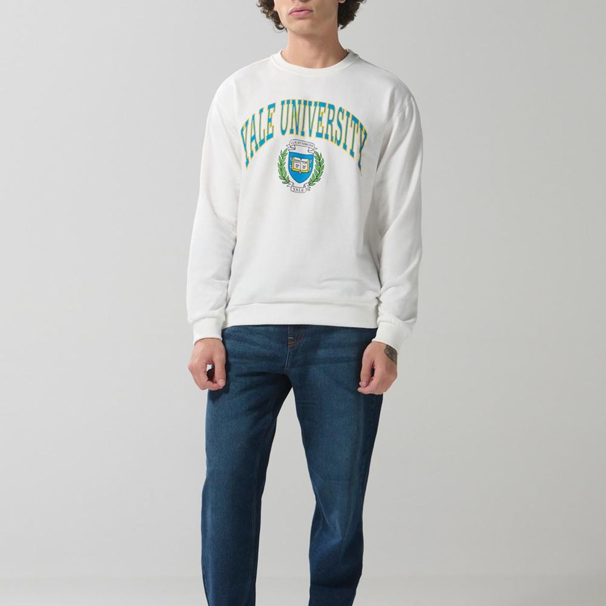 KOAJ - KOAJ Buzo crema claro cuello redondo con arte de Yale Hombre