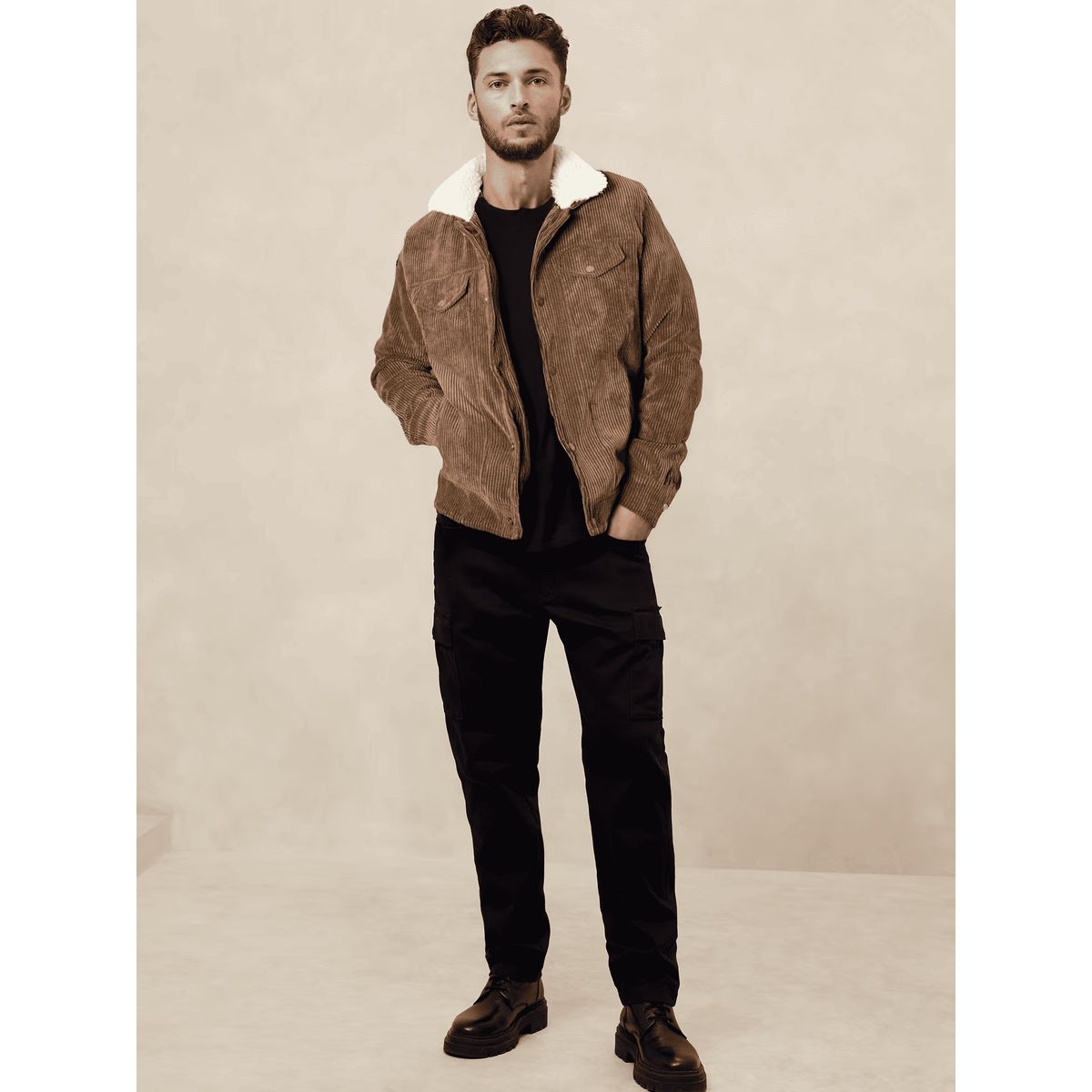 007PLUS - Chaqueta en pana café cuello ovejero para hombre
