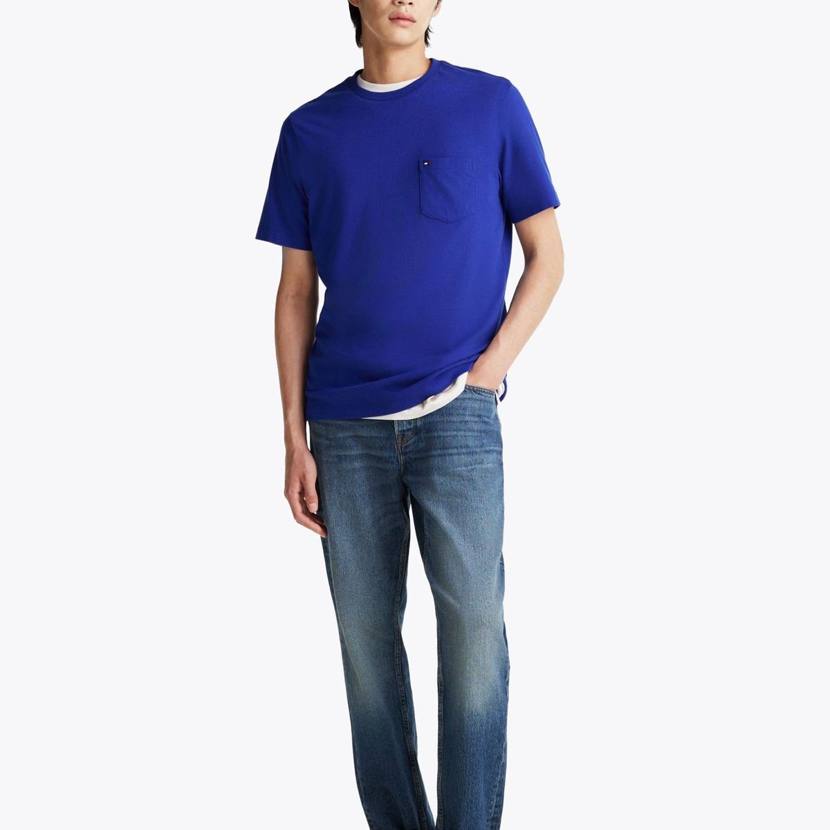 TOMMY HILFIGER - Camiseta azul de cuello redondo con bolsillo Tommy Hilfiger