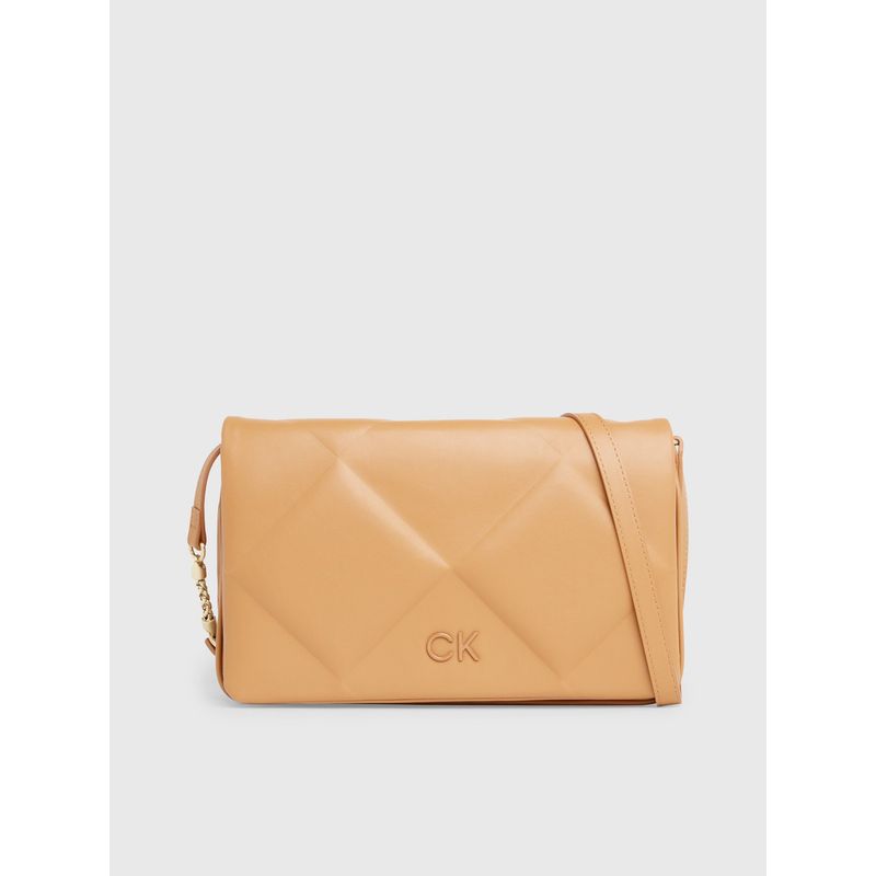 CALVIN KLEIN - Bolso beige beige de hombro clutch acolchado Calvin Klein