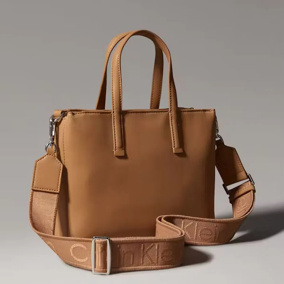 CALVIN KLEIN - Bolso beige tote pequeño Calvin Klein