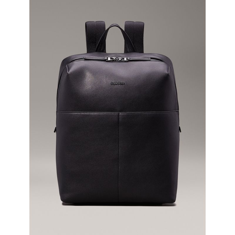 CALVIN KLEIN - Morral negro cuadrado essential Calvin Klein