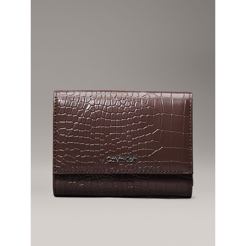 CALVIN KLEIN - Billetera café de plegado triple y cuero de cocodrilo Calvin Klein
