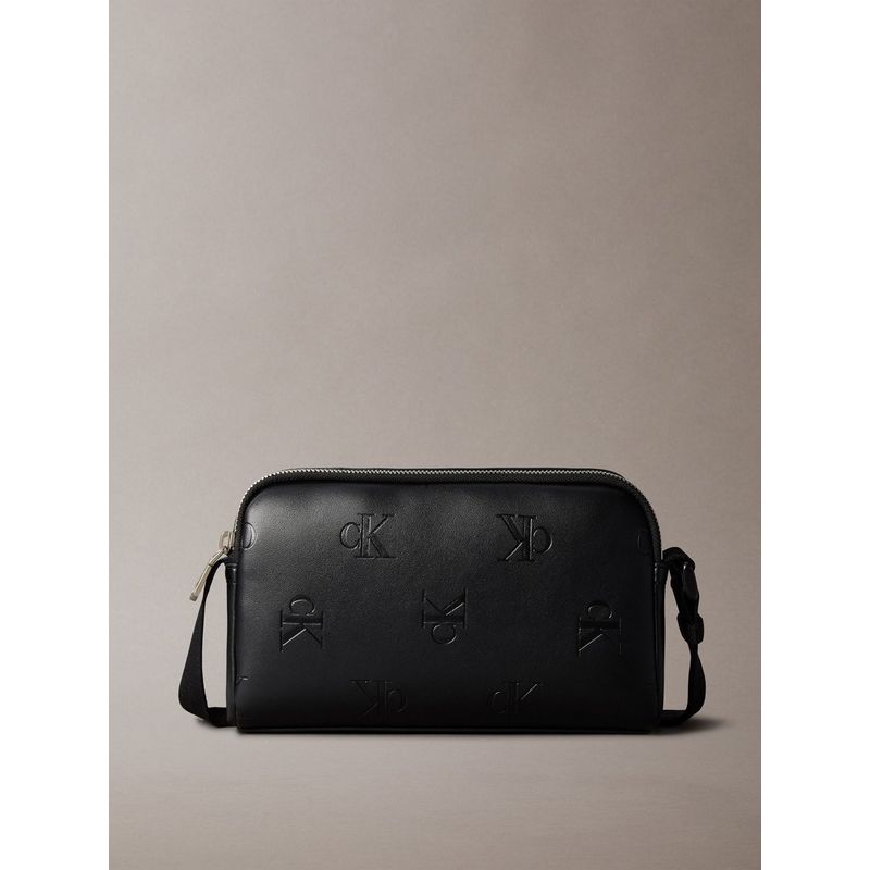 CALVIN KLEIN - Bolso negro con monograma en toda la pieza Calvin Klein