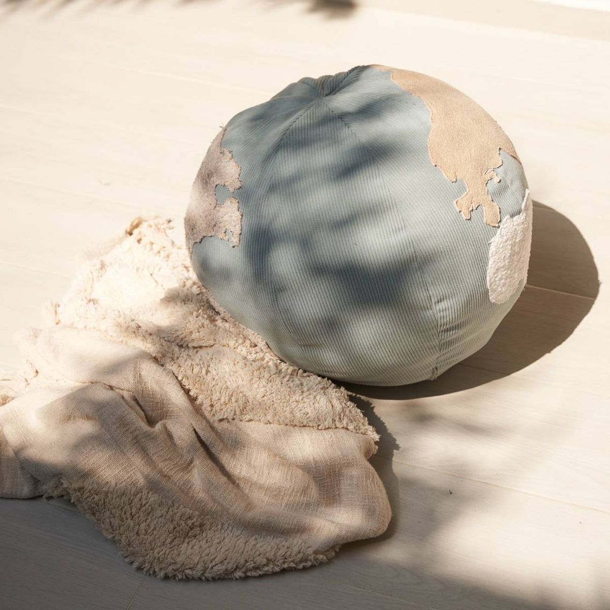 ENMADERA - Cojin Redondo Abrazo