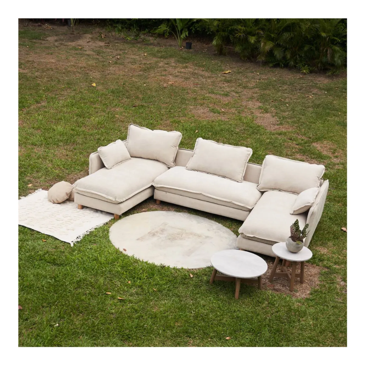 ENMADERA - Sofa en ele chenilla en color beige