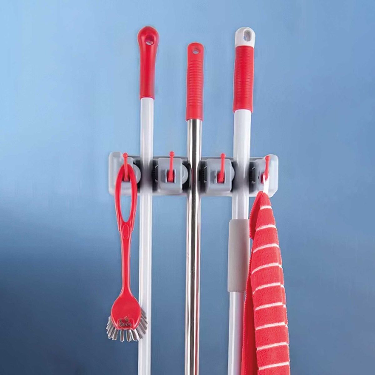 TRIPLE CLEAN - Soporte para traperos y escobas 3 puestos