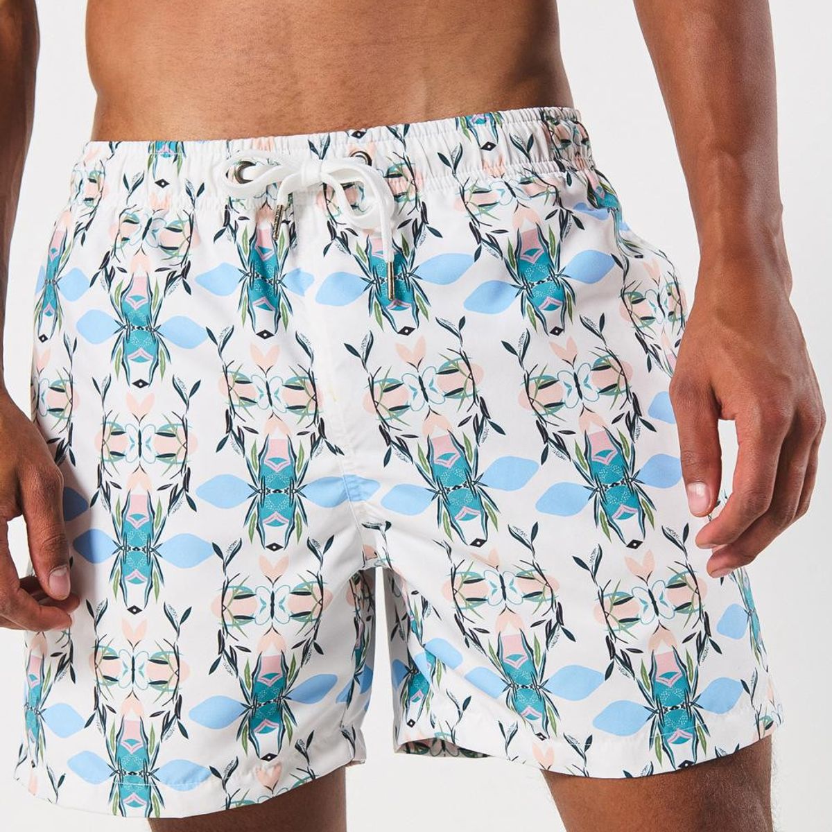 KOAJ - KOAJ Bermuda playera crema clara con diseños marinos Hombre