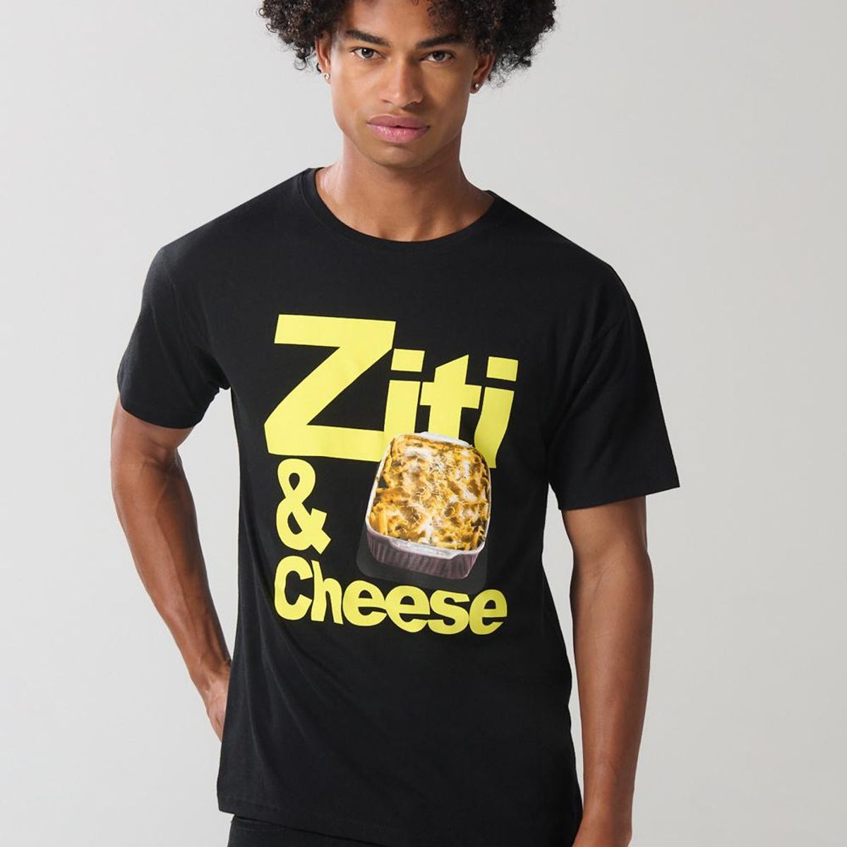 KOAJ - KOAJ Camiseta negra cuello redondo con diseño de comida Hombre