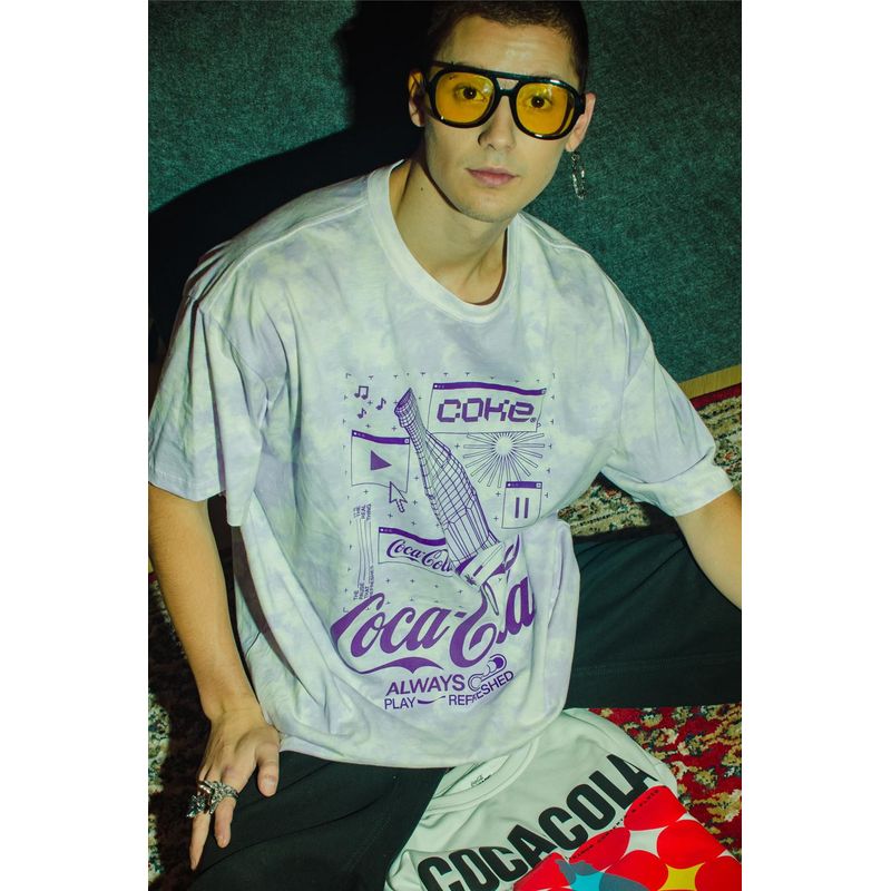 KOAJ - KOAJ Camiseta manga corta con estampado en frente de Coca-Cola HOMBRE