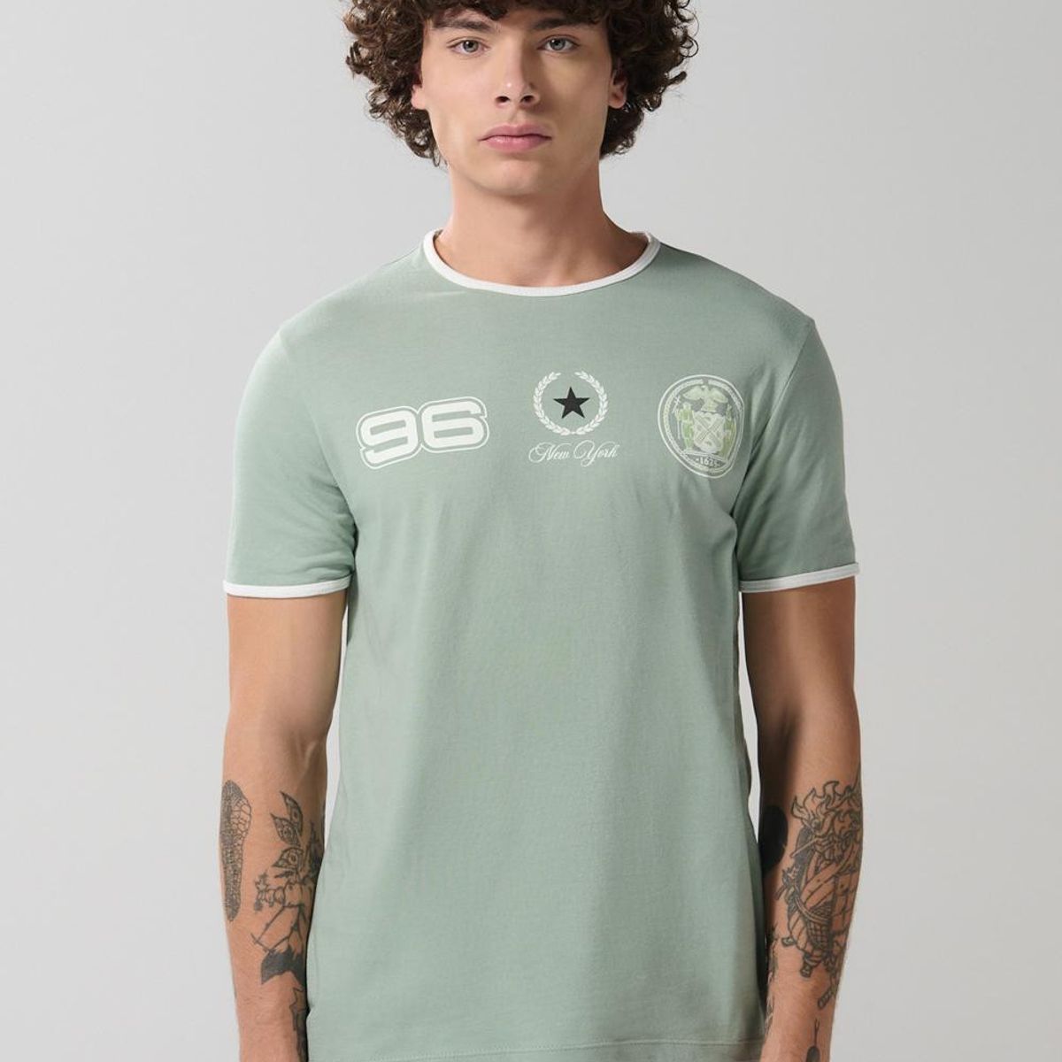 KOAJ - KOAJ Camiseta verde clara manga corta con contrastes colleg Hombre