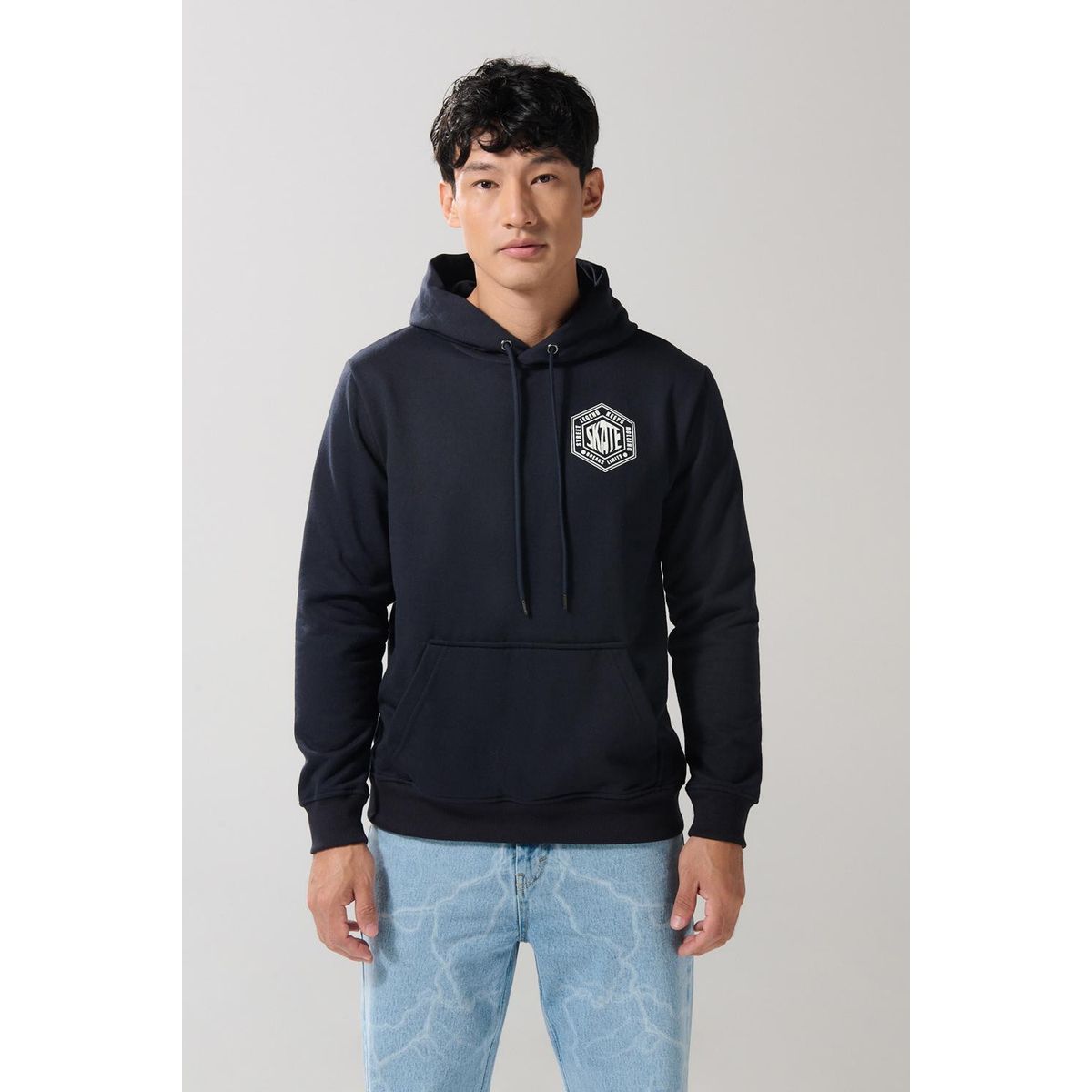 KOAJ - KOAJ Buzo azul intenso con capota y estampados urbanos Hombre