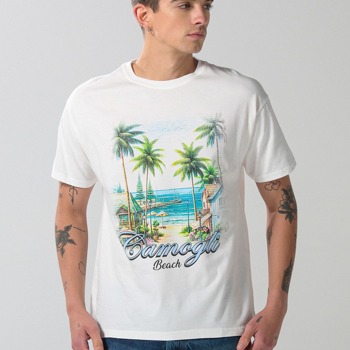KOAJ - KOAJ Camiseta manga corta crema con arte de playa Hombre