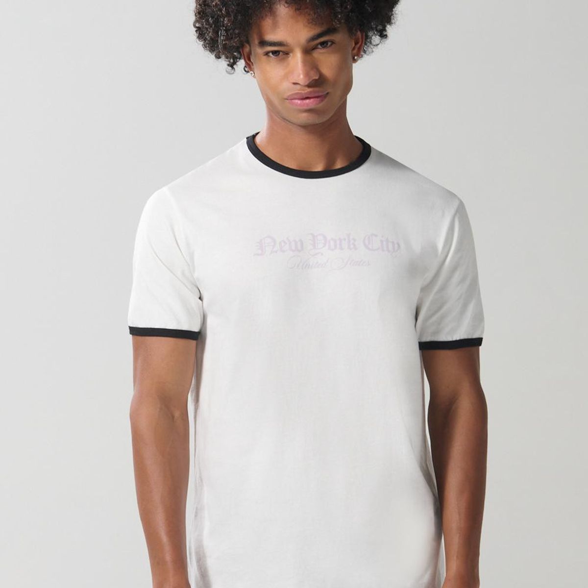 KOAJ - KOAJ Camiseta college con contrastes y manga corta crema Hombre