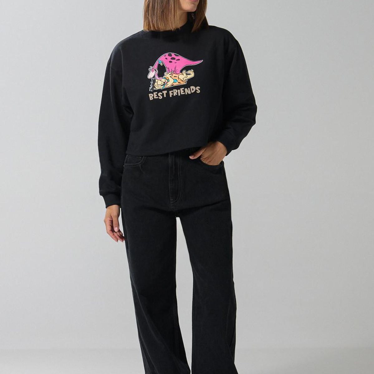 KOAJ - KOAJ Buzo negro crop top con estampado de Los Picapiedra Mujer