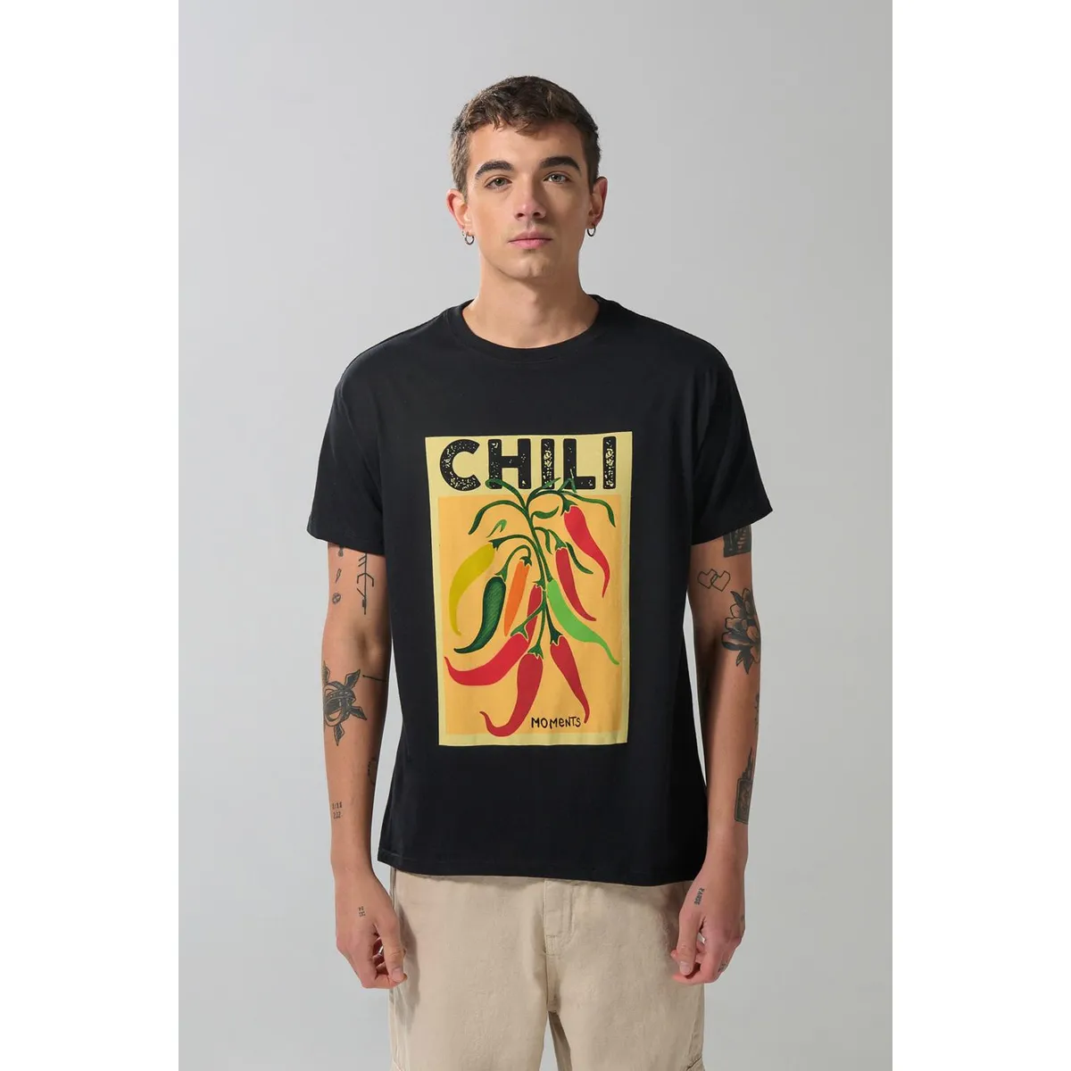KOAJ - KOAJ Camiseta cuello redondo negra con diseño de comida Hombre