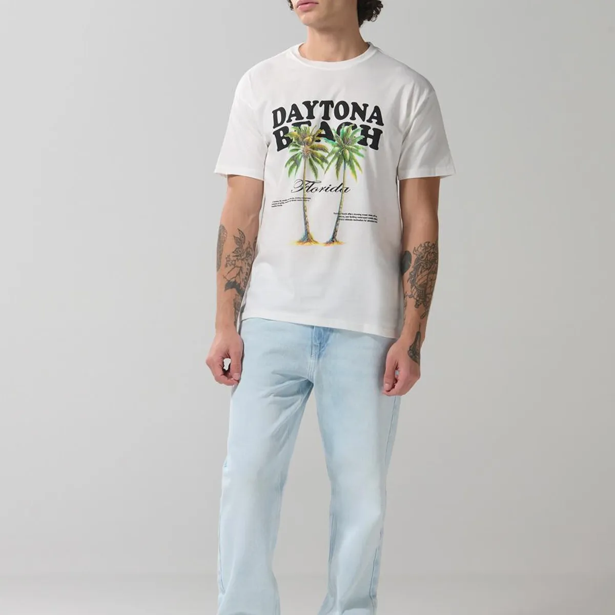 KOAJ - KOAJ Camiseta crema clara manga corta con arte de playa Hombre