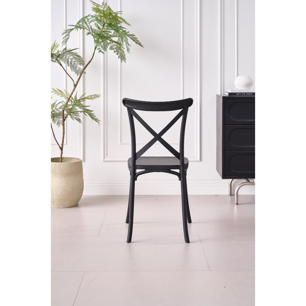 GENERICO - Silla Betany Color Negro Con espaldar y diseño minimalista