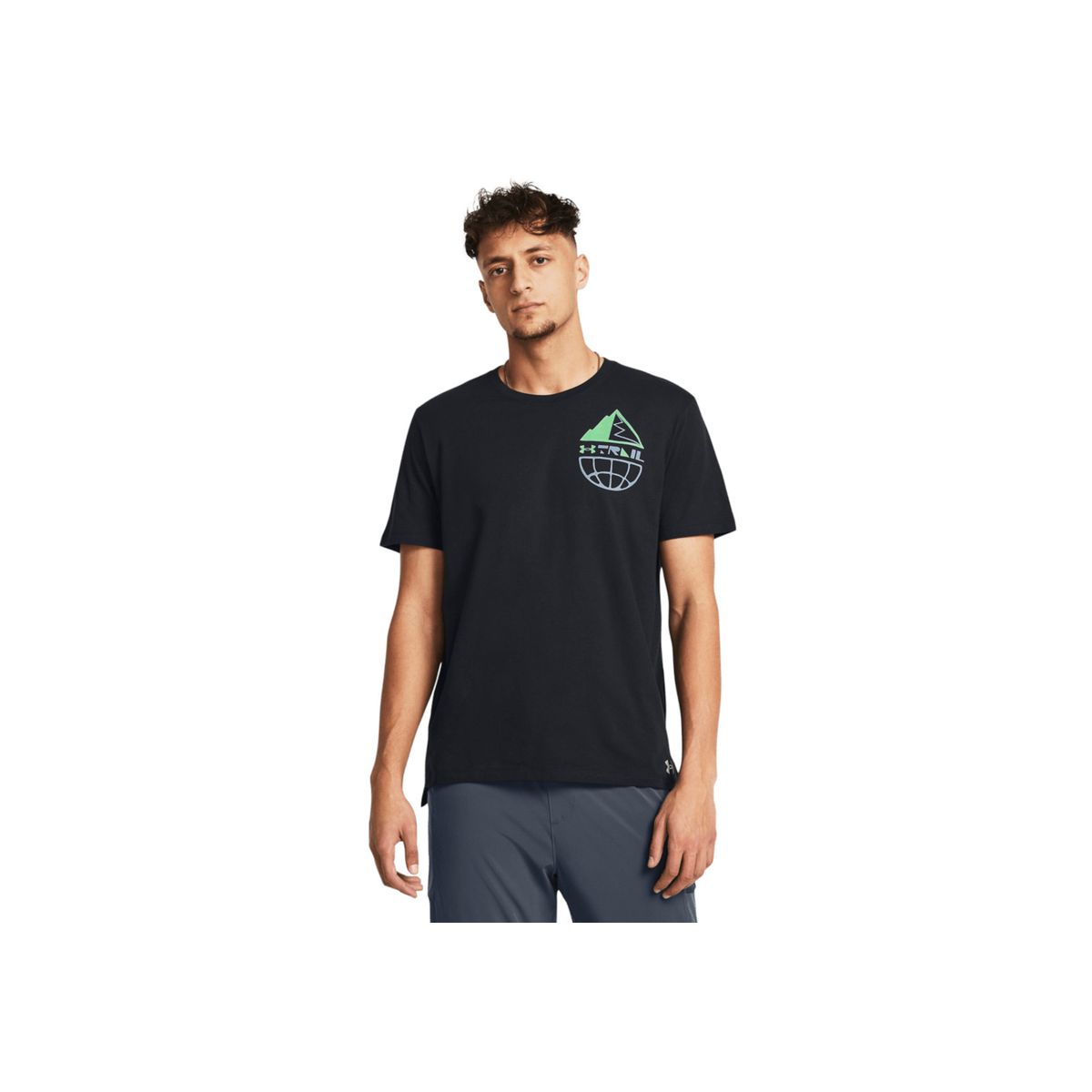 UNDER ARMOUR - Camiseta Hombre UNDER ARMOUR RUN TRAIL SHORTSLEEV Negro UNDER ARMOUR.