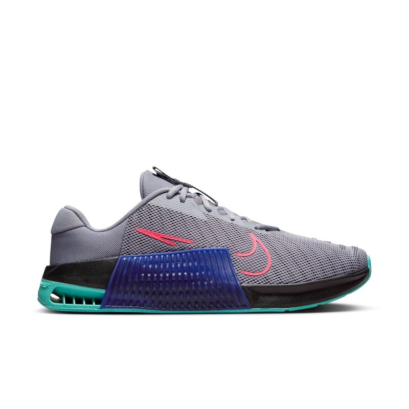 NIKE - Nike M Nike Metcon 9 Tenis gris de hombre para entrenamiento_.