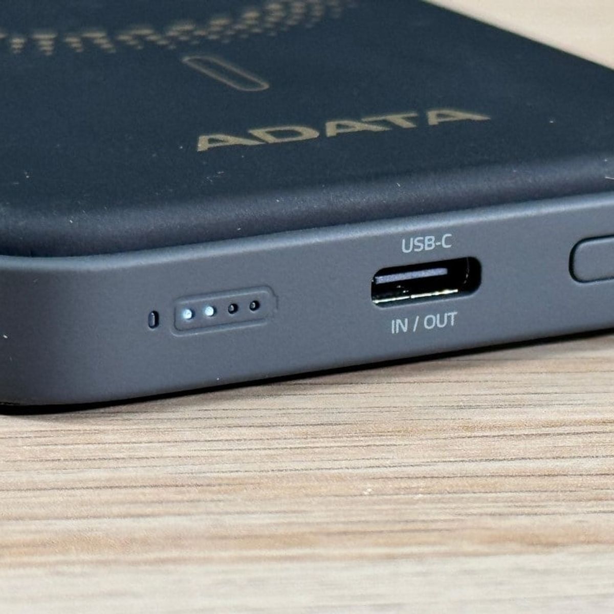 ADATA - POWER BANK Batería Recargable Magnética ADATA R050 5.000 mAh Negro