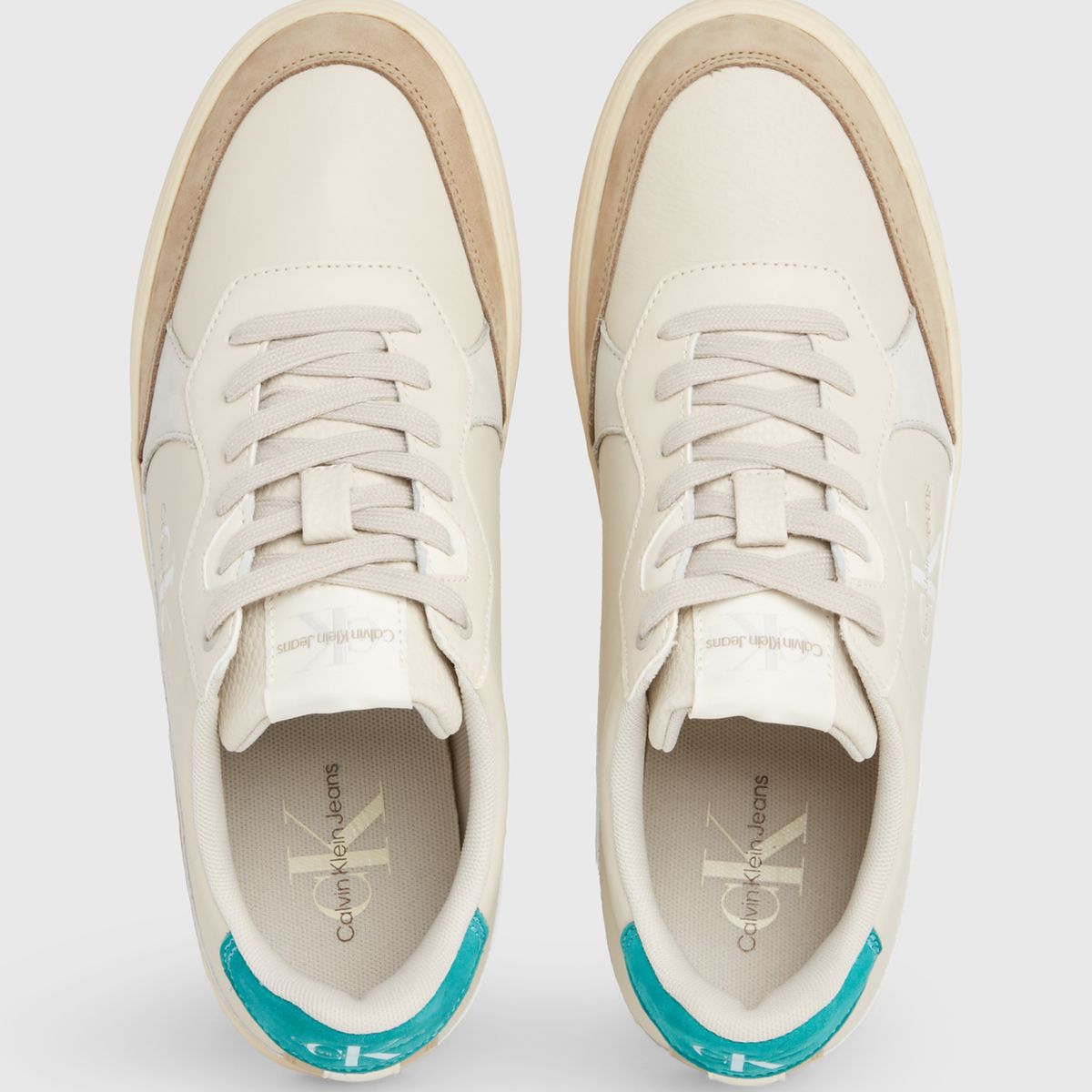 CALVIN KLEIN - Tenis Beige De Cuero Con Logo Lateral Calvin Klein