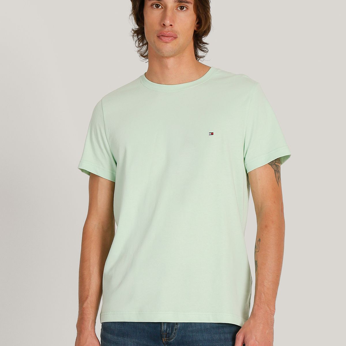 TOMMY HILFIGER - Camiseta verde essential con logo Tommy Hilfiger