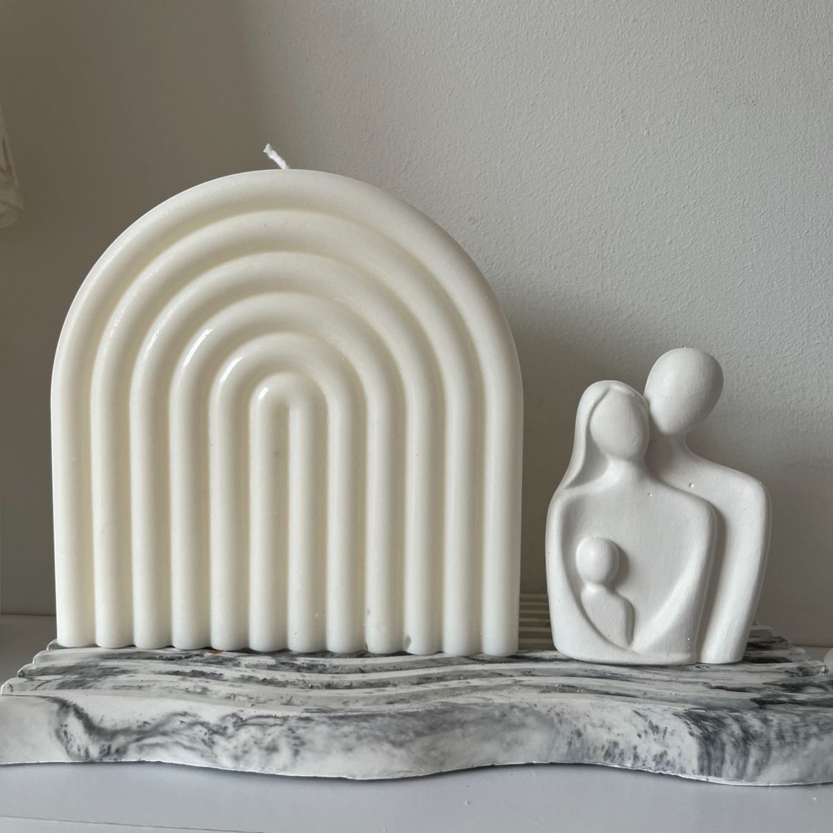 DECORACIONES ALE Y GABI - Centro de Mesa Virginia  Vela Arco, familia y base