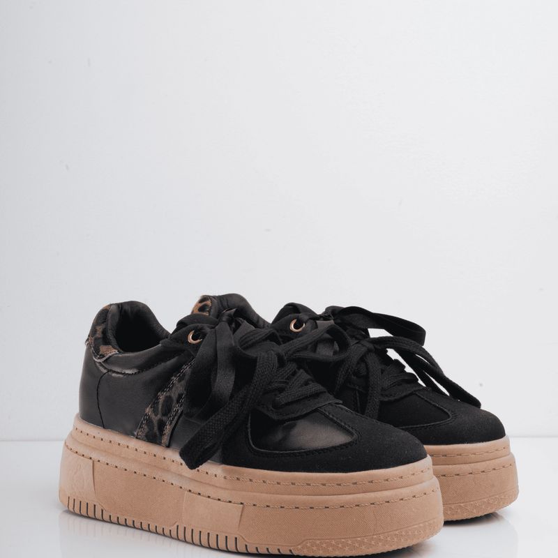 CALZADO ADRENALINA - Tenis negros con plataforma y diseño animal print tacuba