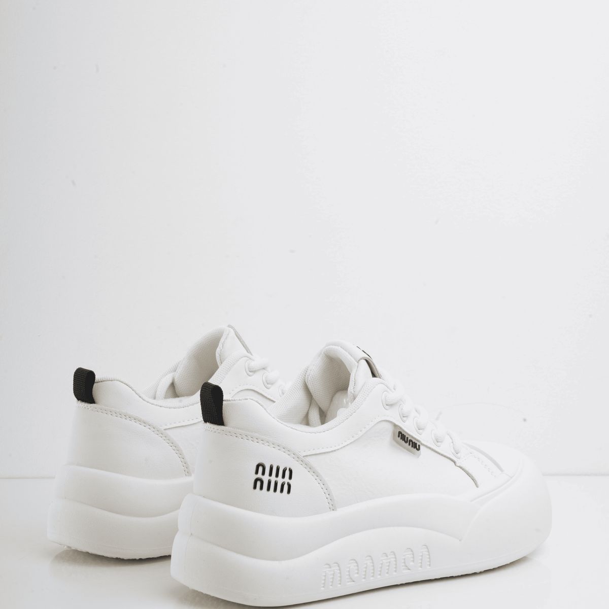 CALZADO ADRENALINA - Tenis blancos con líneas y detalles negros deep