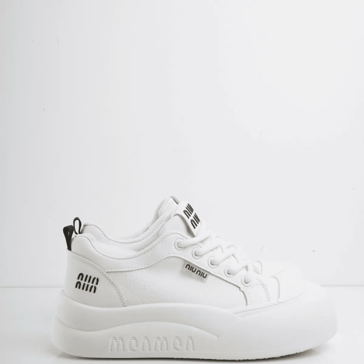 CALZADO ADRENALINA - Tenis blancos con líneas y detalles negros deep