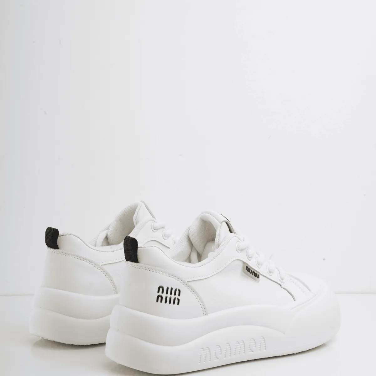 CALZADO ADRENALINA - Tenis blancos con líneas y detalles negros deep