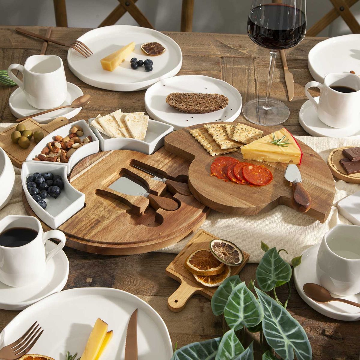 AMBIENTE GOURMET - Set para quesos acacia con recipientes de cerámica 7 piezas