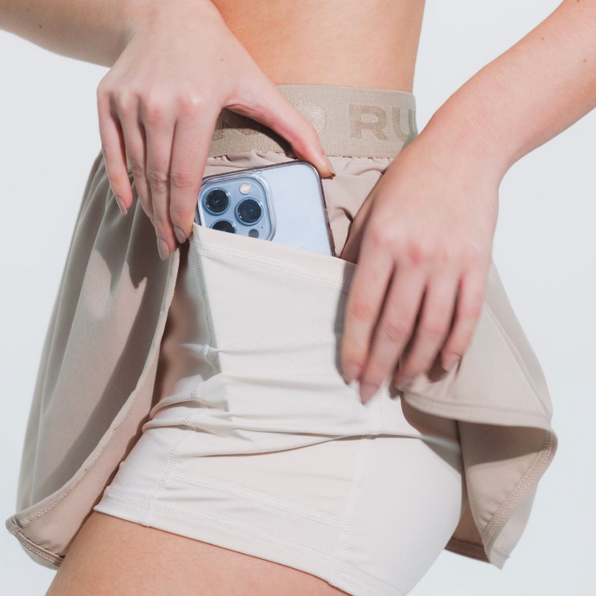 NO RULES - FALDA SHORT DEPORTIVA RALLY BEIGE.