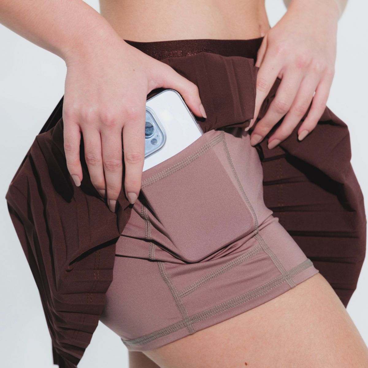 NO RULES - FALDA SHORT DEPORTIVA PLEAT CAFÉ.