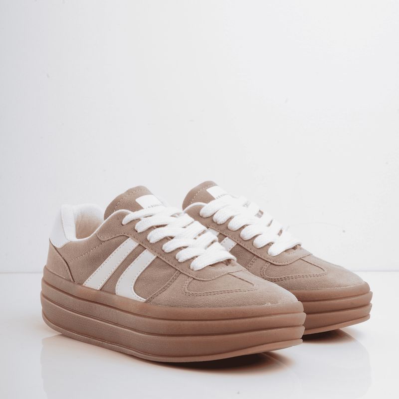 CALZADO ADRENALINA - Tenis café con líneas blancas y cordones nahomi
