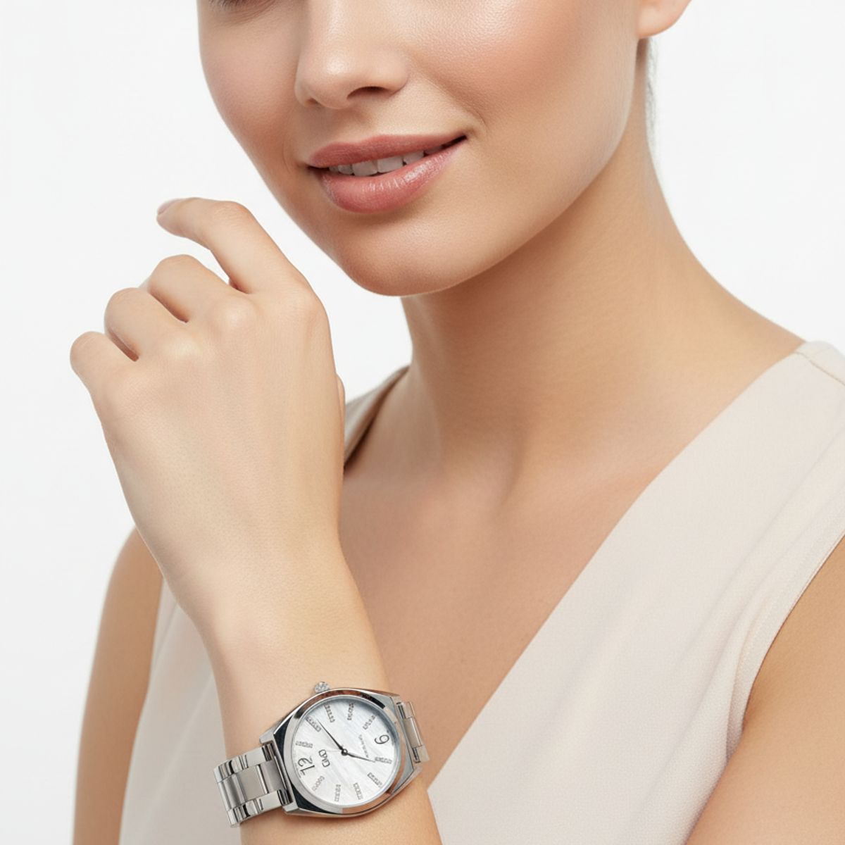 Q&Q - Reloj de moda para mujer plateado + caja