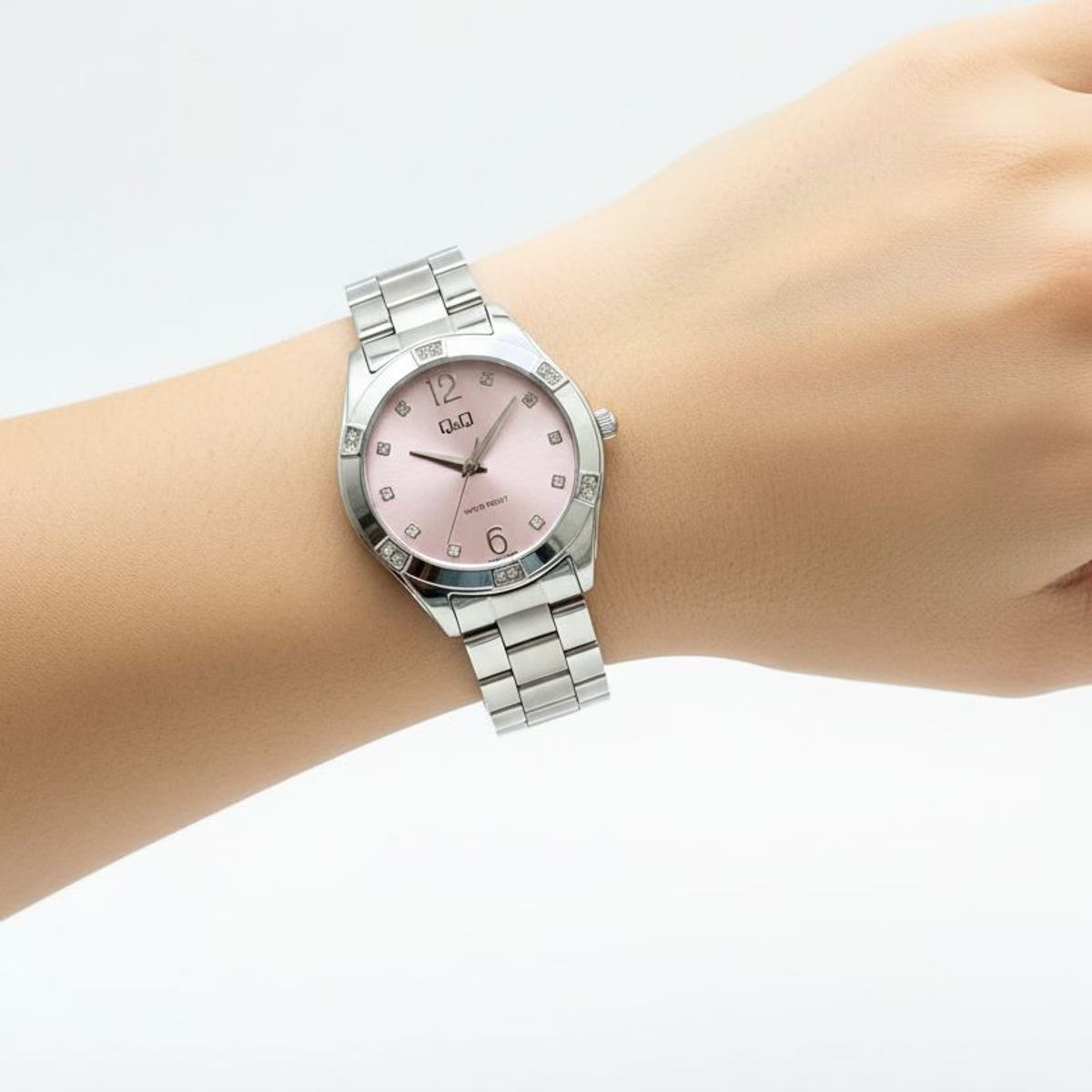 Q&Q - Reloj de moda para mujer plateado
