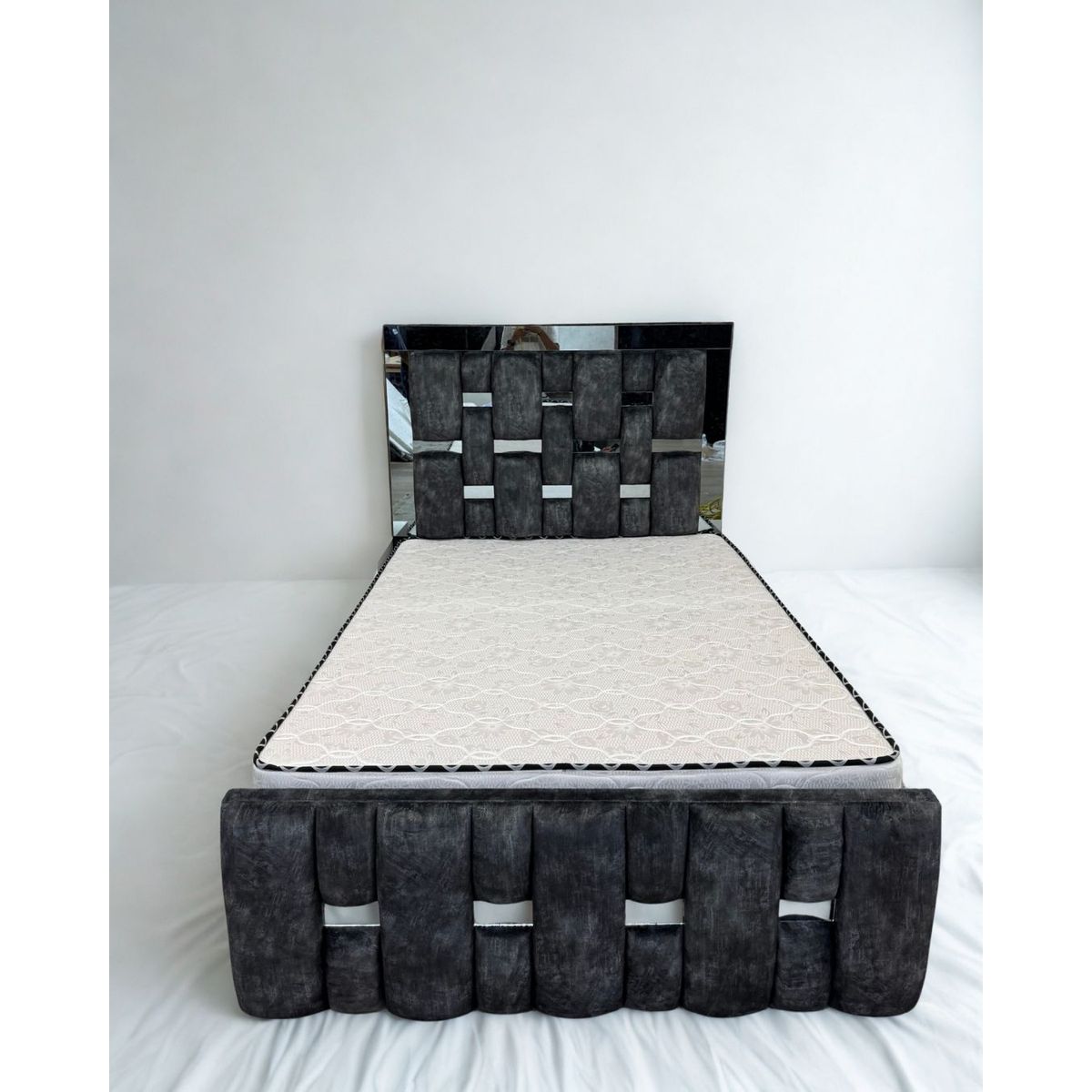 GENERICO - Cama Rolex espejo con piecero.