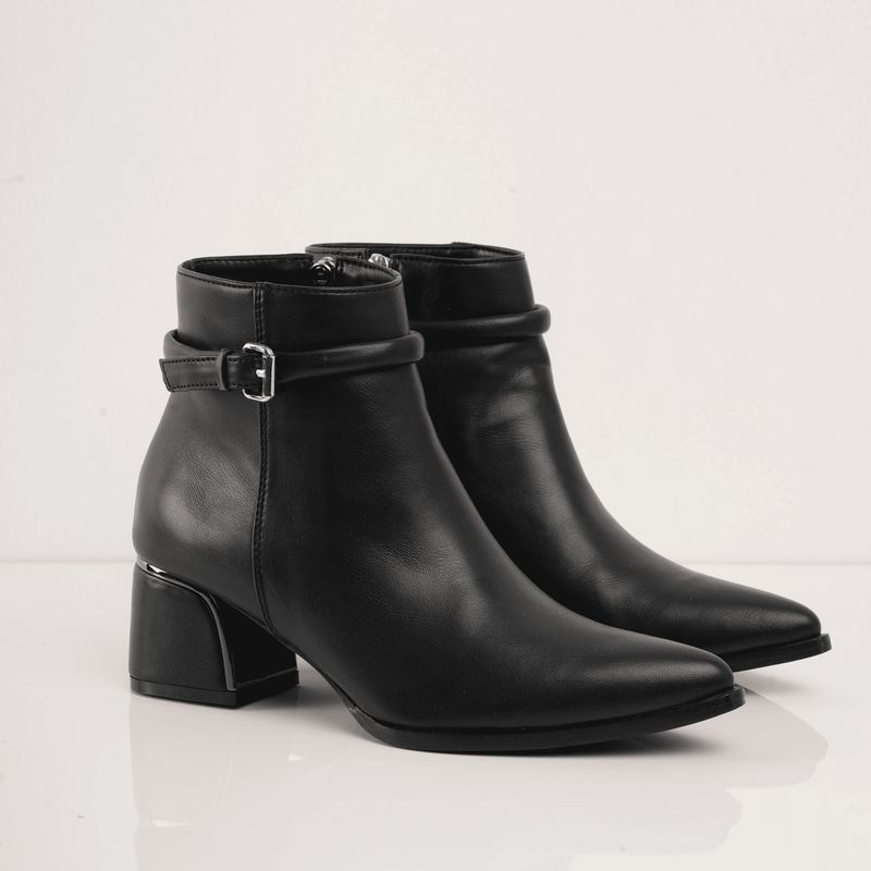 CALZADO ADRENALINA - Botin negro de tacón y punta fina pilots