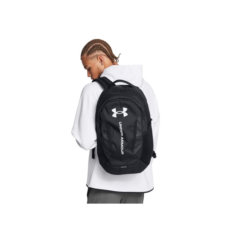 UNDER ARMOUR - Morral Unisex UNDER ARMOUR HUSTLE 60 BACKPACK Negro UNDER ARMOUR