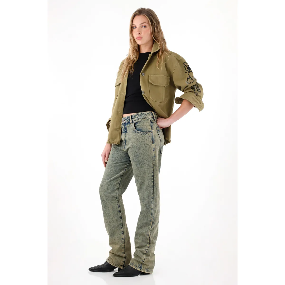 TENNIS - Jean Recto tiro medio tono claro para mujer