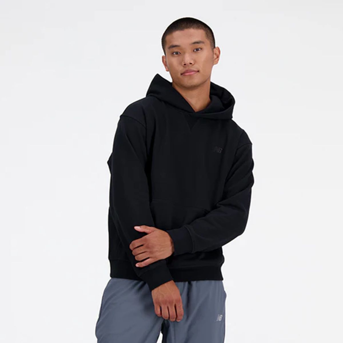 NEW BALANCE - Hoodie Deportivo Marca New Balance Athletics Negro Hombre