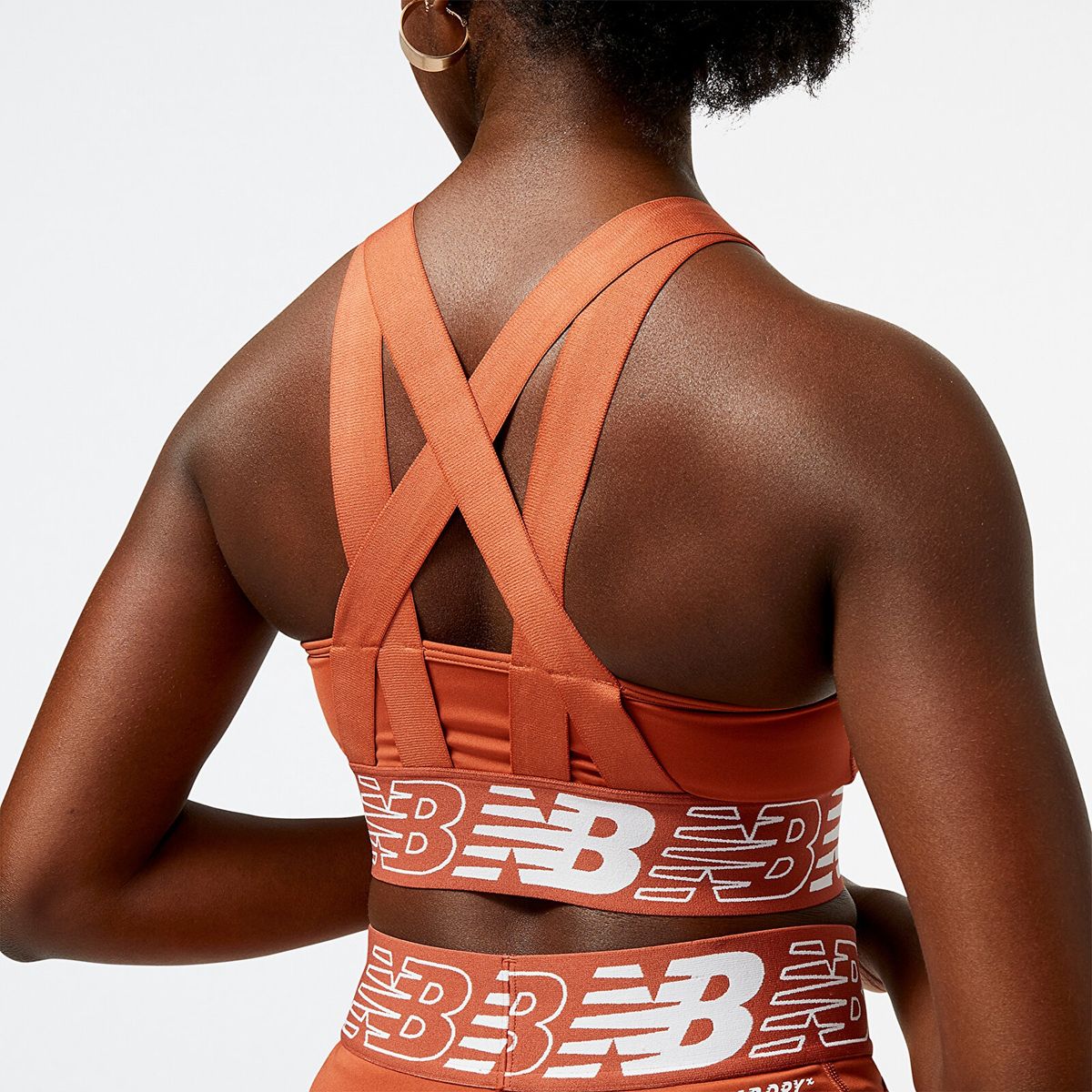 NEW BALANCE - Top New Balance Original Relentless Crop Bra Naranja Mujer