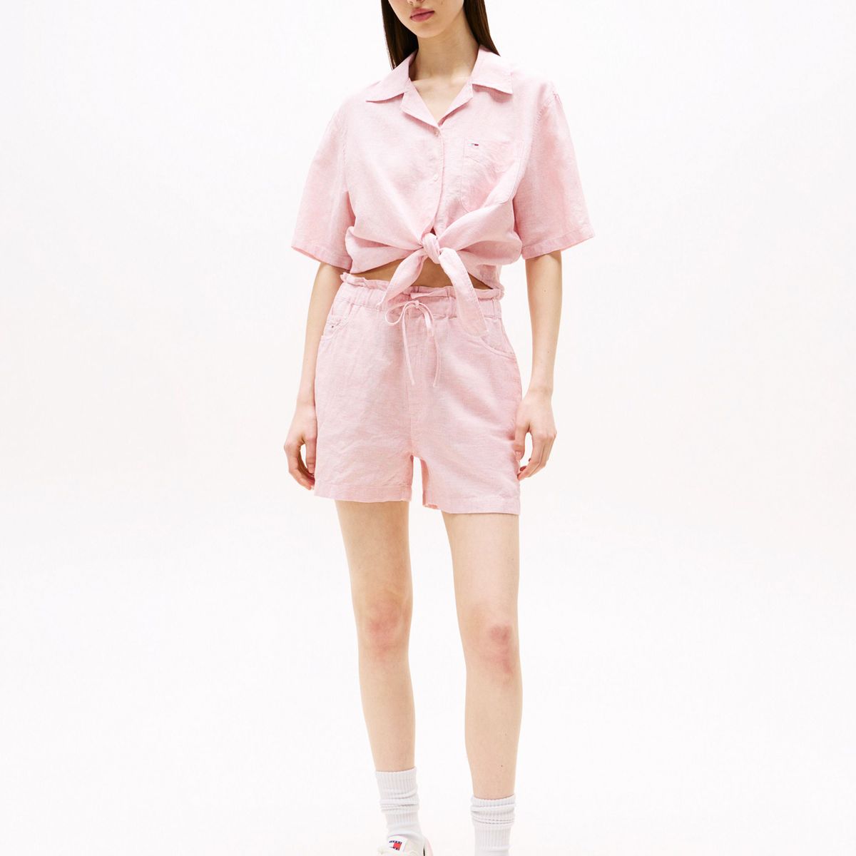 TOMMY HILFIGER - Camisa rosada cropped de manga corta y corte amplio Tommy Jeans