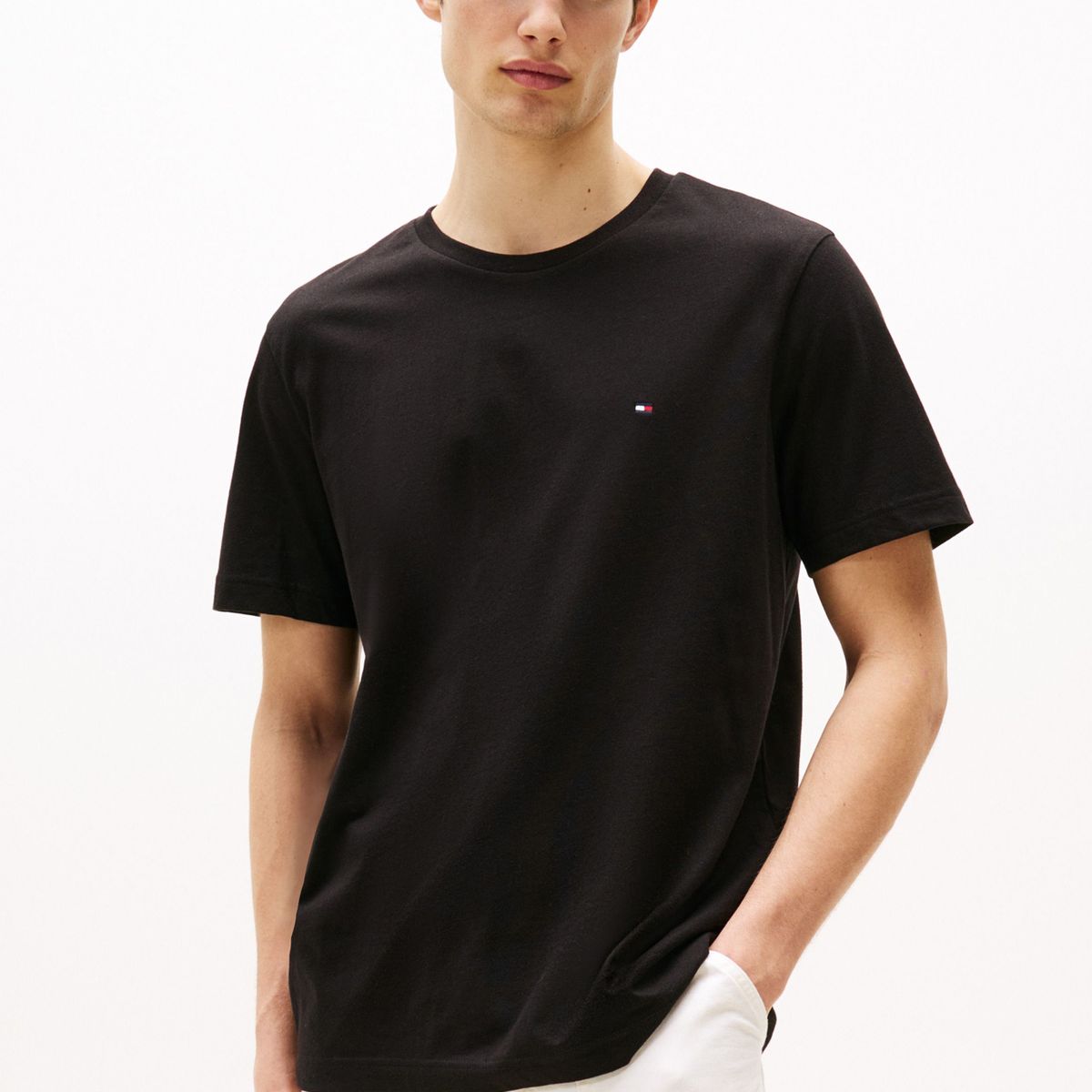 TOMMY HILFIGER - Camiseta negra essential de corte regular para hombre