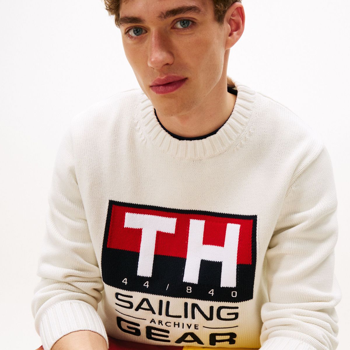 TOMMY HILFIGER - Saco blanco Hilfiger elástico con logo en intarsia Tommy Hilfiger