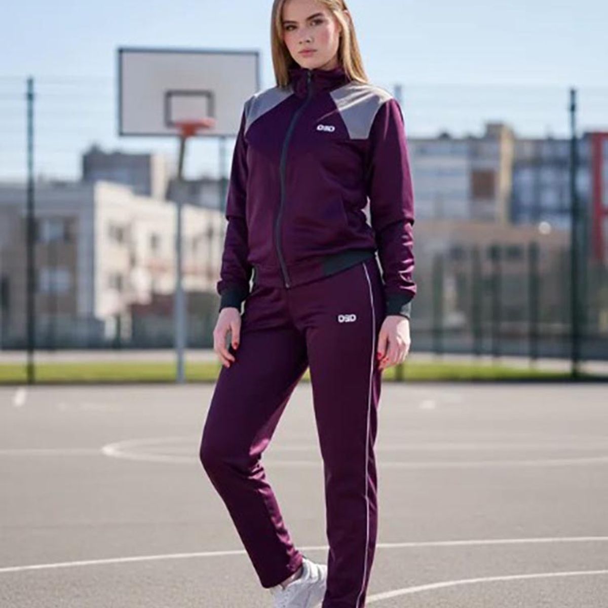 MODA EN CIRCUITO - Conjunto Deportivo o Sudadera para Mujer en Vioto Sin Capota