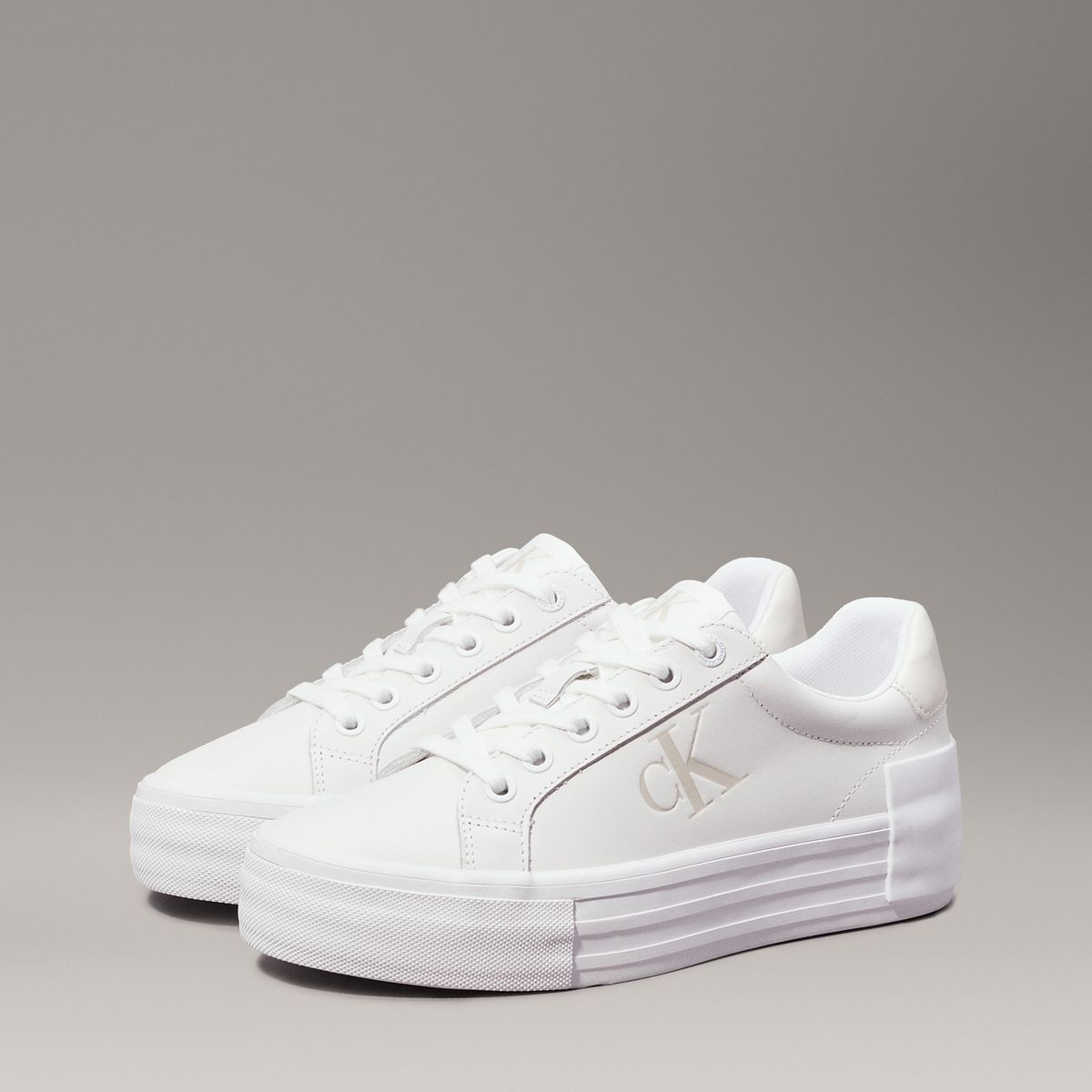 CALVIN KLEIN - Tenis blanco de plataforma de cuero Calvin Klein