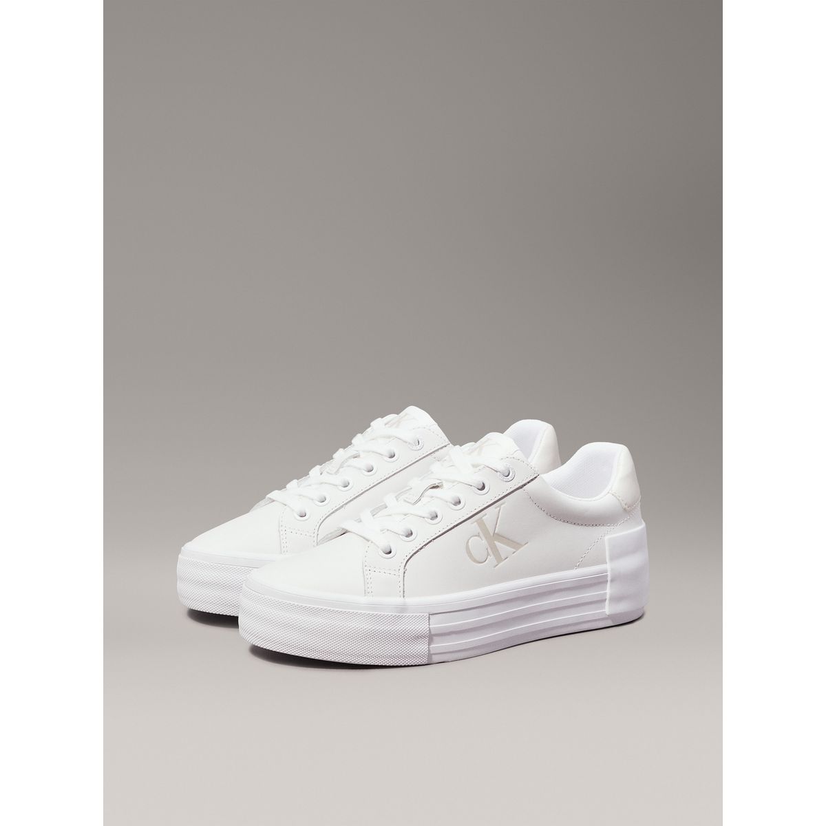 CALVIN KLEIN - Tenis blanco de plataforma de cuero Calvin Klein